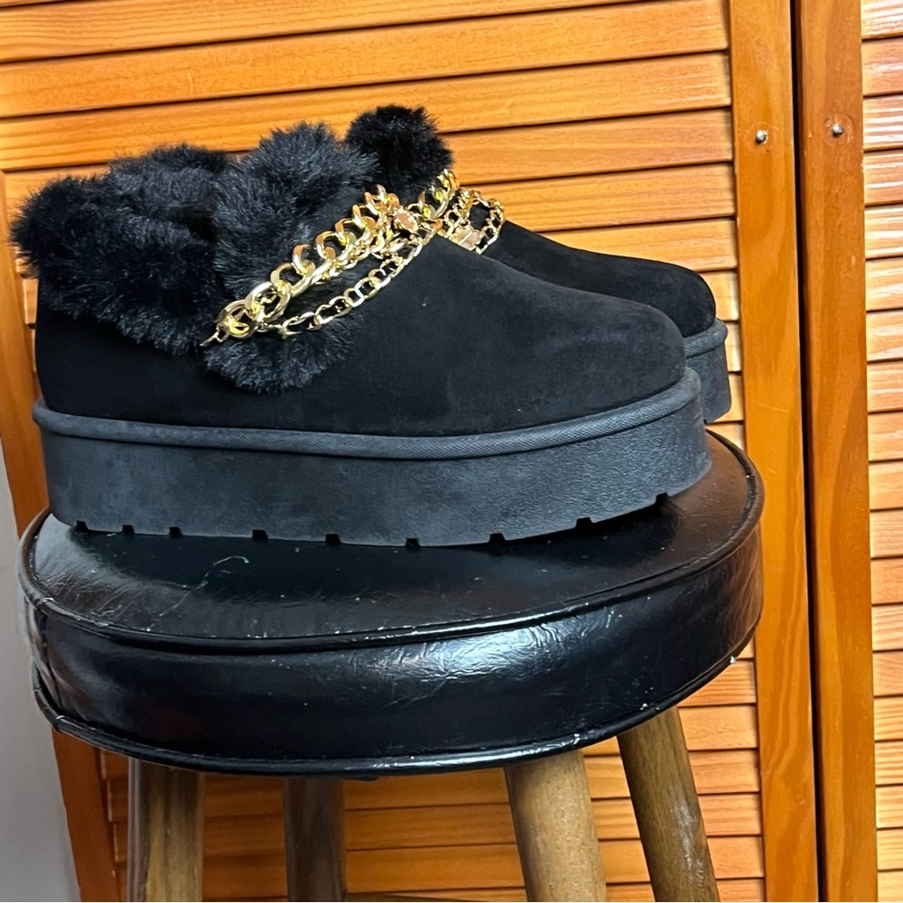 Elegant Black Faux Fur Women's Slip On Mini Boots with Gold Chain & Charms - Picture 2 of 6